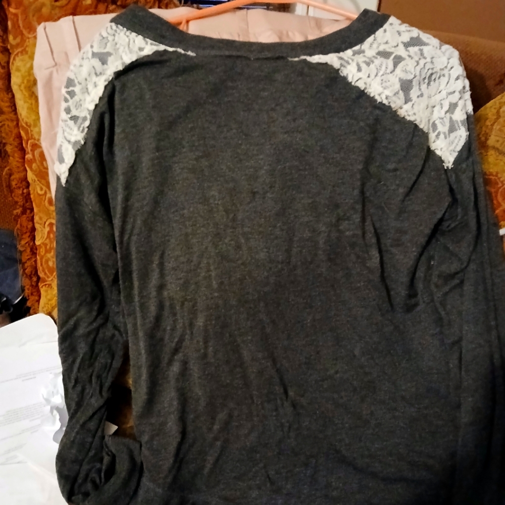 Women's Lace Shoulder Top - Gray